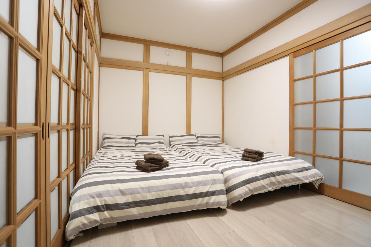 Yamanoyado Tsuru Guest House โอซาก้า ภายนอก รูปภาพ